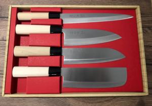 Coffret de 4 couteaux japonais Jaku Tradition