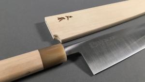 COUTEAU JAPONAIS ARTISANAL DE MASAMOTO - GYUTO 24 CM + SAYA EN BOIS