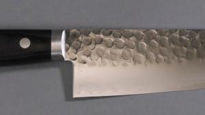 COUTEAU JAPONAIS SANTOKU 16,5 CM KANETSUNE 3 COUCHES VG10 MARTELÉ