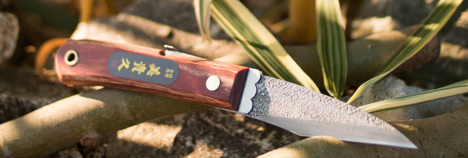 Outils de jardin japonais