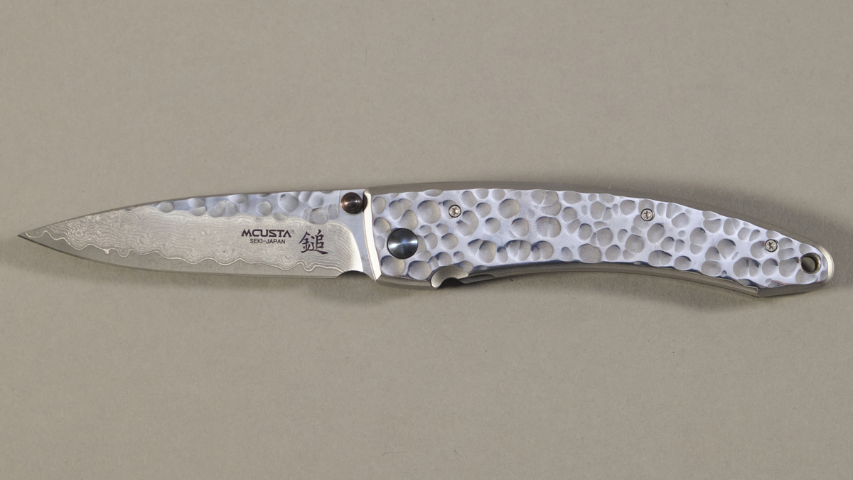 Couteau japonais pliant Mcusta Tsuchime damas - manche 11 cm acier inox martelé