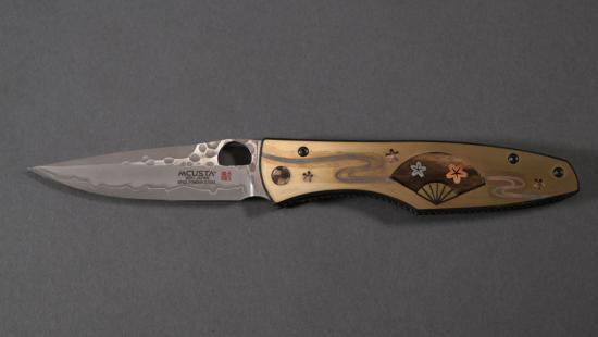 Couteau pliant Mcusta "Fleur de cerisier" édition limitée modèle Automne