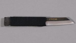 Couteau fixe japonais type "higonokami" avec paracorde