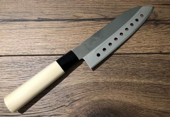 Couteau japonais Jaku Tradition Santoku 17 cm ajouré