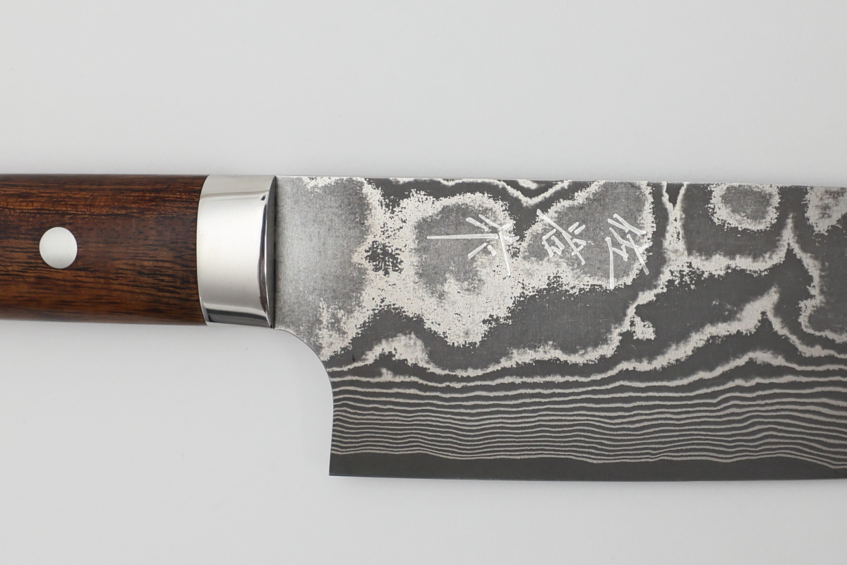 Couteau artisanal japonais Santoku 18 cm de Takeshi Saji