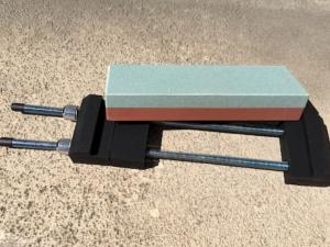 Pierre  affter Tojiro grain 220/1000 + socle universel