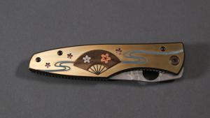 Couteau pliant Mcusta "Fleur de cerisier" édition limitée modèle Automne