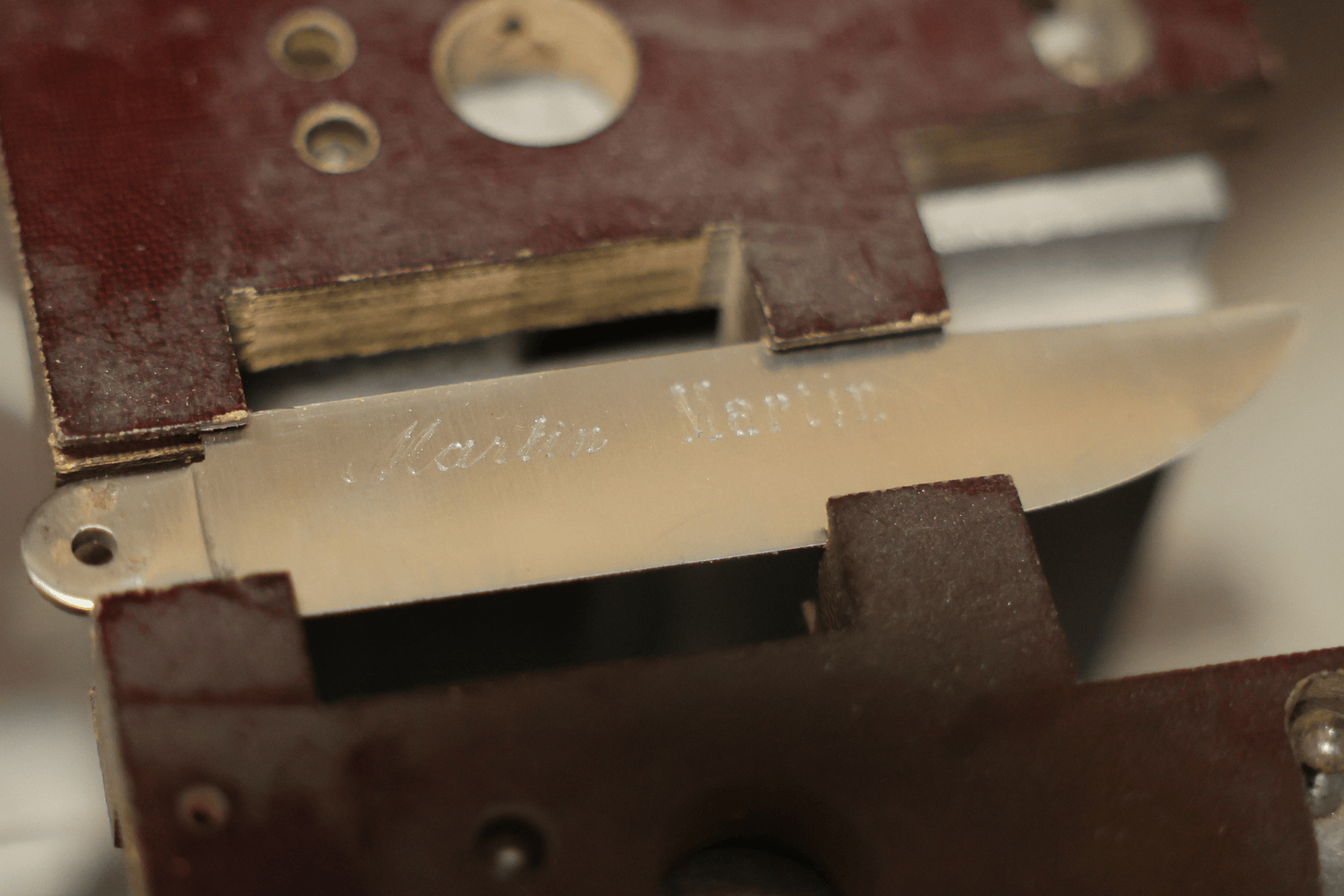 Prestation de gravure sur lame de couteau