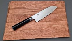 Couteau de cuisine Japonais Kai Shun Classic santoku 18 cm + Planche à découper