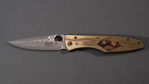 Couteau pliant Mcusta "Fleur de cerisier" édition limitée modèle Automne