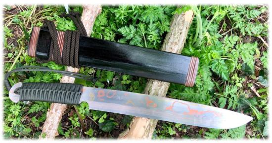 Couteau de chasse japonais artisanal Damas Rainbow/Paracorde